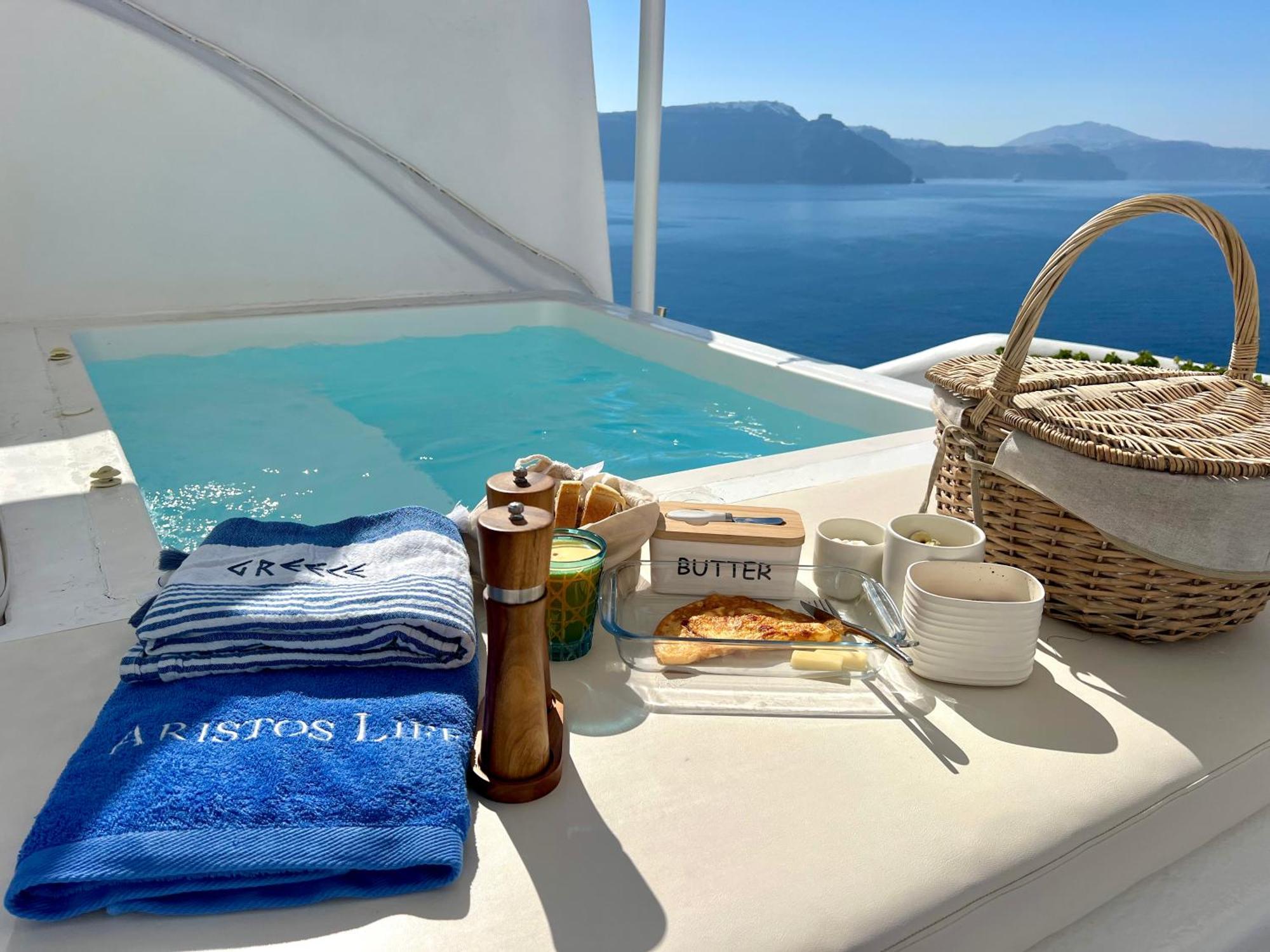 Aristos Life Luxury Cave Villas Oia  Exterior photo